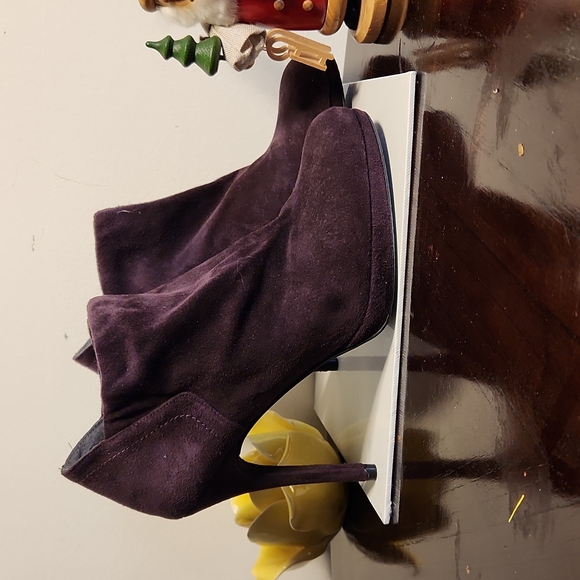 Stuart Weitzman purple suede high heel booties - Picture 10 of 10